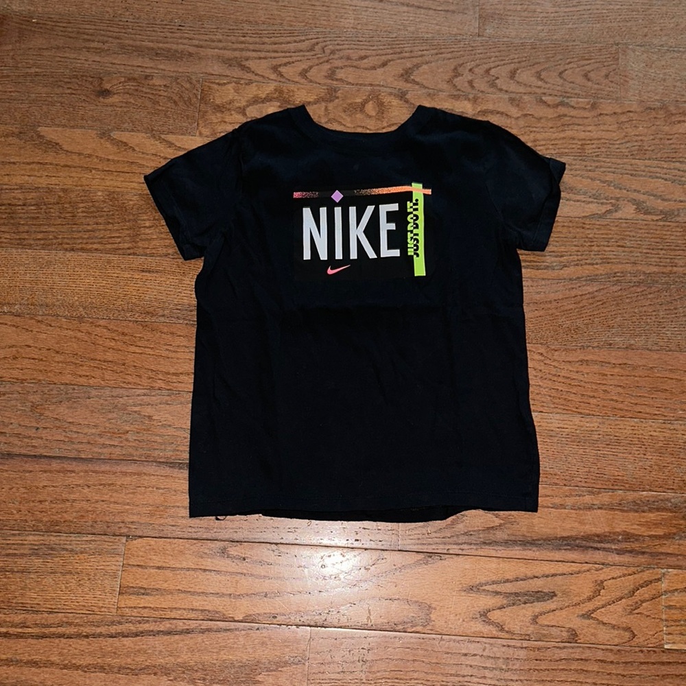 Kids Nike T-shirt